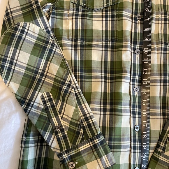 Ibex 100%Wool Button-Down Shirt in Size Large - Picture 6 of 7